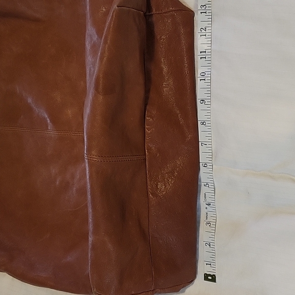 BERACAMY LEATHER TOTE - Picture 13 of 13